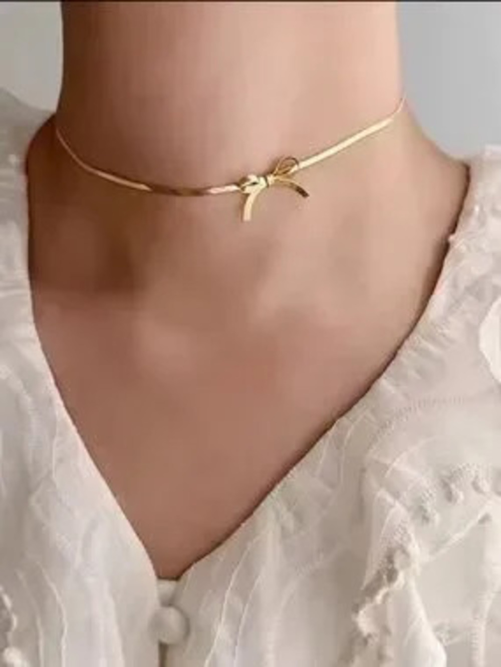 Elegant Gold Bow Choker Necklace